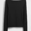 Μοντέρνο T-shirt με λαιμόκοψη τύπου «boatneck»