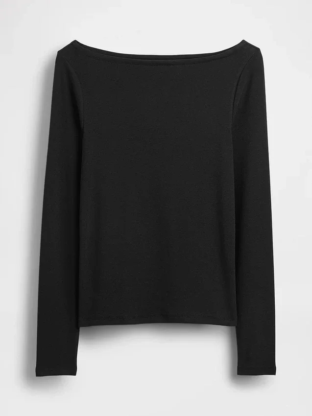 Μοντέρνο T-shirt με λαιμόκοψη τύπου «boatneck»