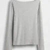 Μοντέρνο T-shirt με λαιμόκοψη τύπου «boatneck»