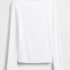 Μοντέρνο T-shirt με λαιμόκοψη τύπου «boatneck»