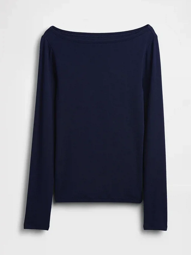 Μοντέρνο T-shirt με λαιμόκοψη τύπου «boatneck»