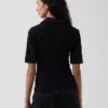 Μοντέρνο T-shirt με μανίκια μέχρι τον αγκώνα