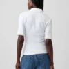 Μοντέρνο T-shirt με μανίκια μέχρι τον αγκώνα