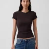 Μοντέρνο T-shirt με ραβδώσεις