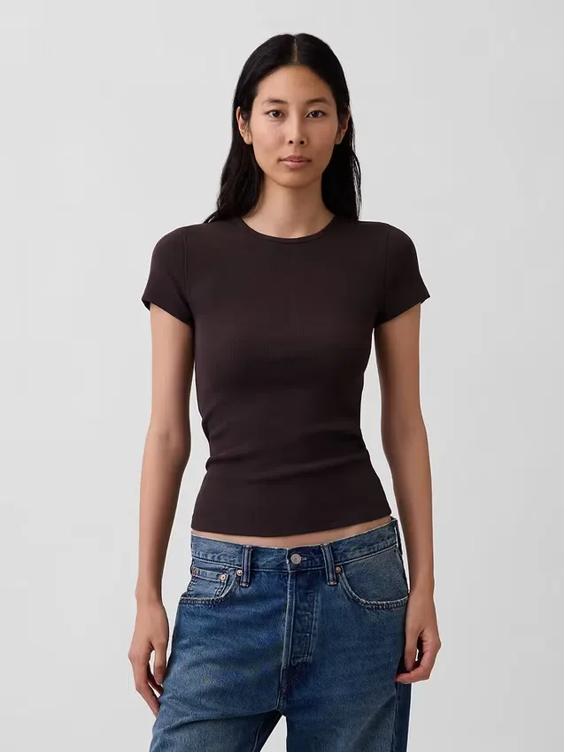 Μοντέρνο T-shirt με ραβδώσεις