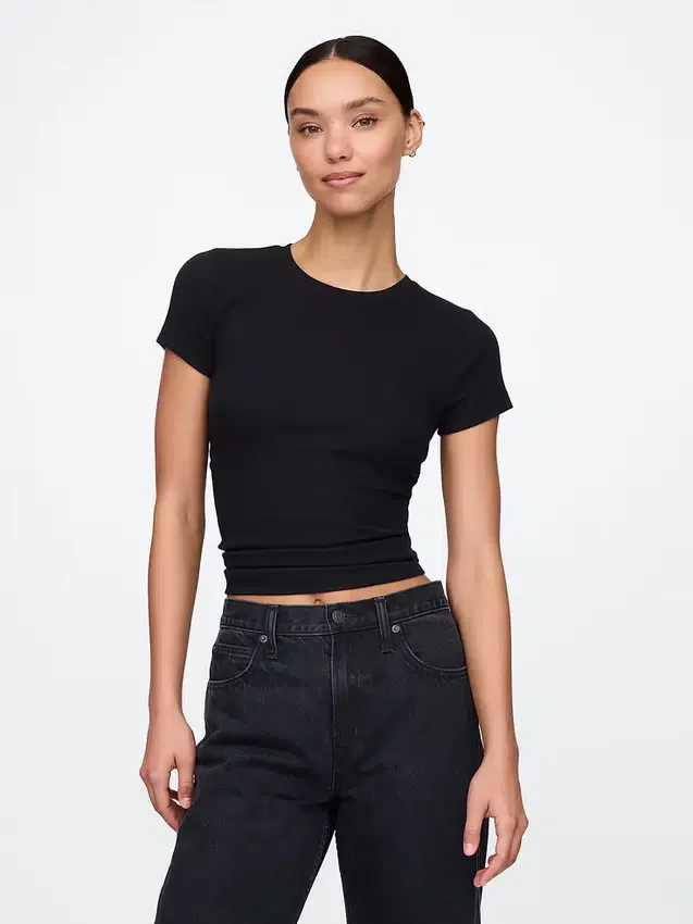 Μοντέρνο T-shirt με ραβδώσεις