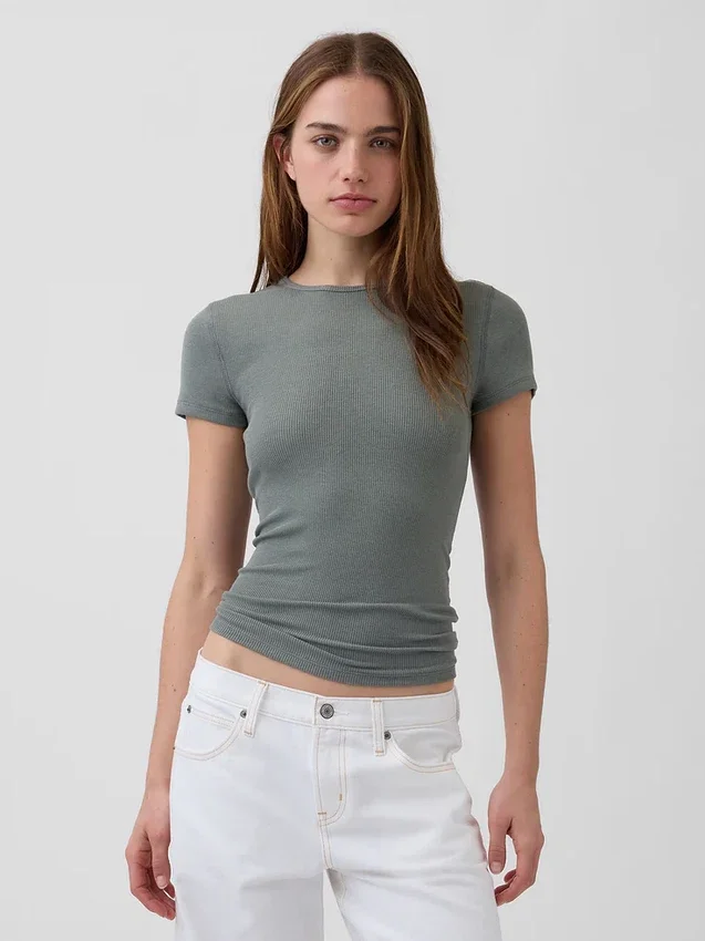 Μοντέρνο T-shirt με ραβδώσεις