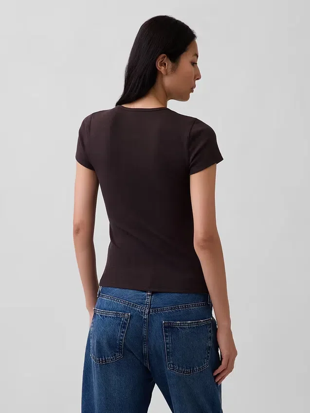 Μοντέρνο T-shirt με ραβδώσεις
