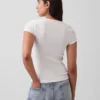 Μοντέρνο T-shirt με ραβδώσεις