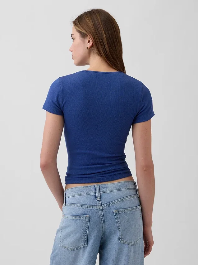 Μοντέρνο T-shirt με ραβδώσεις