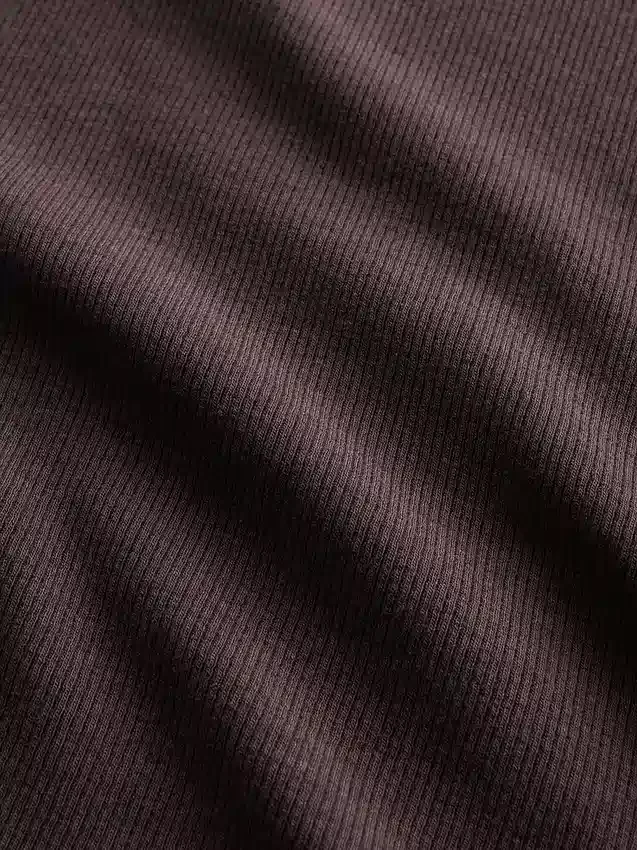 Μοντέρνο T-shirt με ραβδώσεις