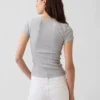 Μοντέρνο T-shirt με ραβδώσεις
