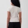 Μοντέρνο T-shirt με ραβδώσεις και κουμπιά μπροστά