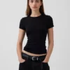 Μοντέρνο T-shirt με στρογγυλό λαιμό