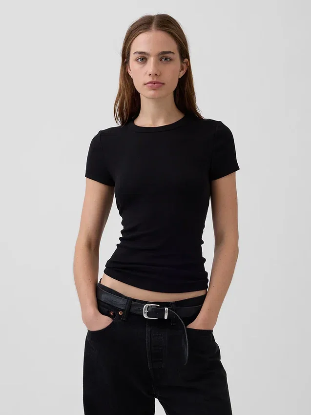 Μοντέρνο T-shirt με στρογγυλό λαιμό