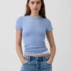 Μοντέρνο T-shirt με στρογγυλό λαιμό