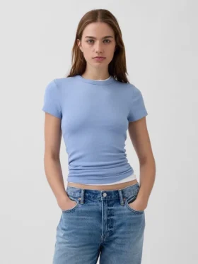 Μοντέρνο T-shirt με στρογγυλό λαιμό