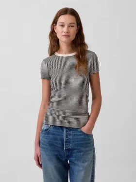 Μοντέρνο T-shirt με στρογγυλό λαιμό