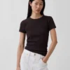 Μοντέρνο T-shirt με στρογγυλό λαιμό