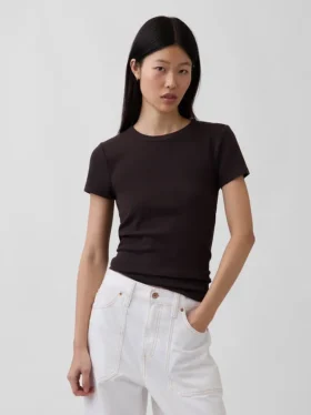 Μοντέρνο T-shirt με στρογγυλό λαιμό