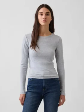 Μοντέρνο T-shirt με στρογγυλό λαιμό