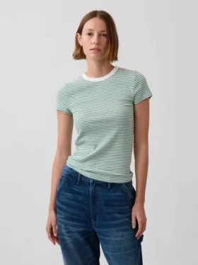 Μοντέρνο T-shirt με στρογγυλό λαιμό