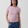 Μοντέρνο T-shirt με στρογγυλό λαιμό