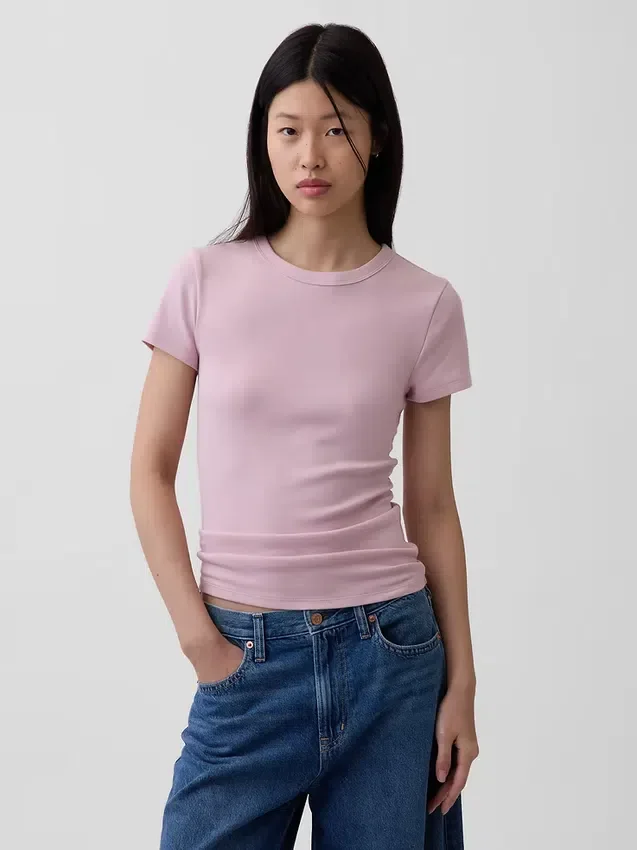 Μοντέρνο T-shirt με στρογγυλό λαιμό