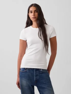 Μοντέρνο T-shirt με στρογγυλό λαιμό