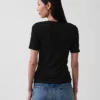 Μοντέρνο T-shirt με στρογγυλό λαιμό
