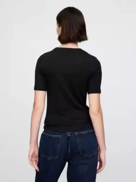 Μοντέρνο T-shirt με στρογγυλό λαιμό