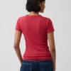 Μοντέρνο T-shirt με στρογγυλό λαιμό