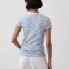 Μοντέρνο T-shirt με στρογγυλό λαιμό