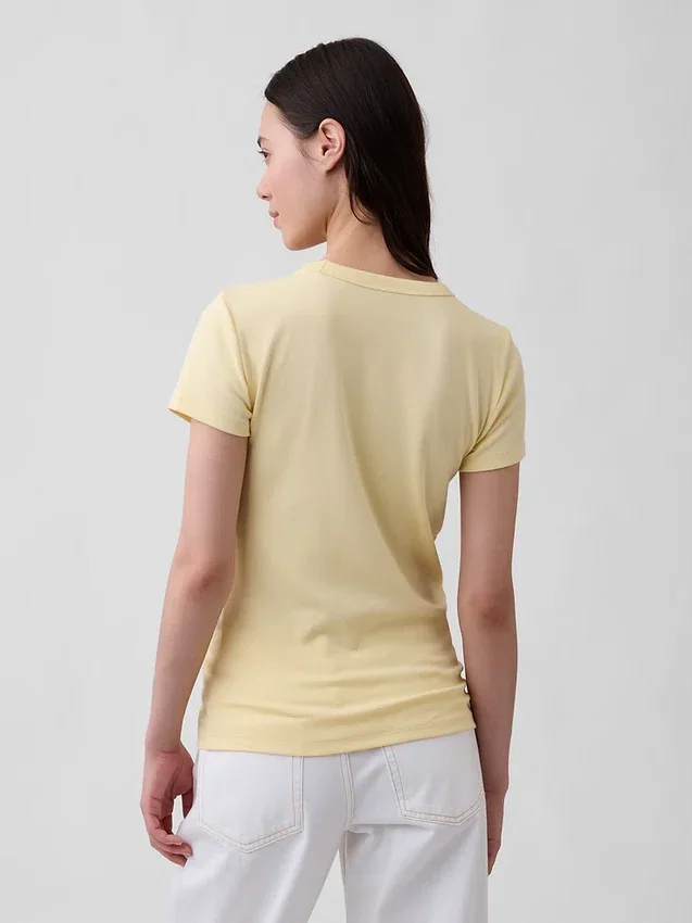Μοντέρνο T-shirt με στρογγυλό λαιμό