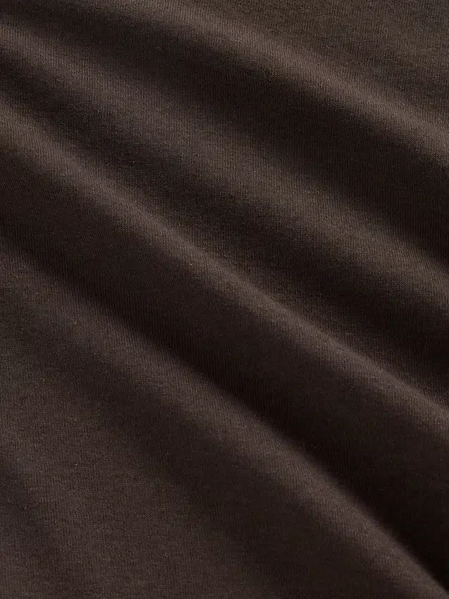 Μοντέρνο T-shirt με στρογγυλό λαιμό