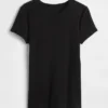 Μοντέρνο T-shirt με στρογγυλό λαιμό