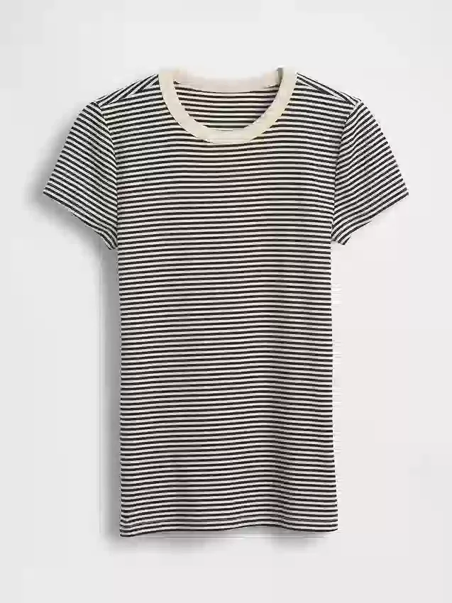 Μοντέρνο T-shirt με στρογγυλό λαιμό