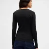 Μοντέρνο T-shirt με V-neck