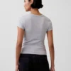 Μοντέρνο T-shirt με V-neck