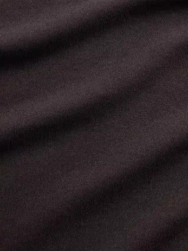 Μοντέρνο T-shirt με V-neck