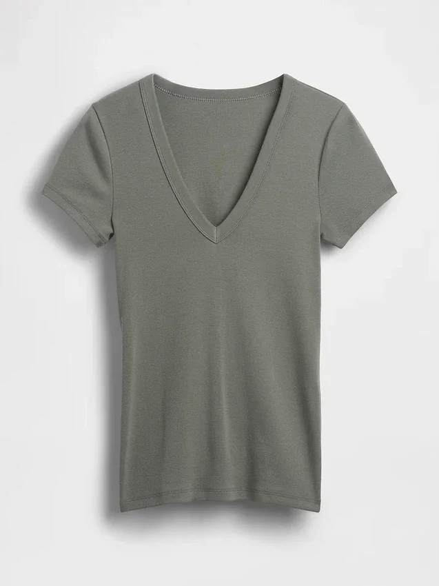 Μοντέρνο T-shirt με V-neck