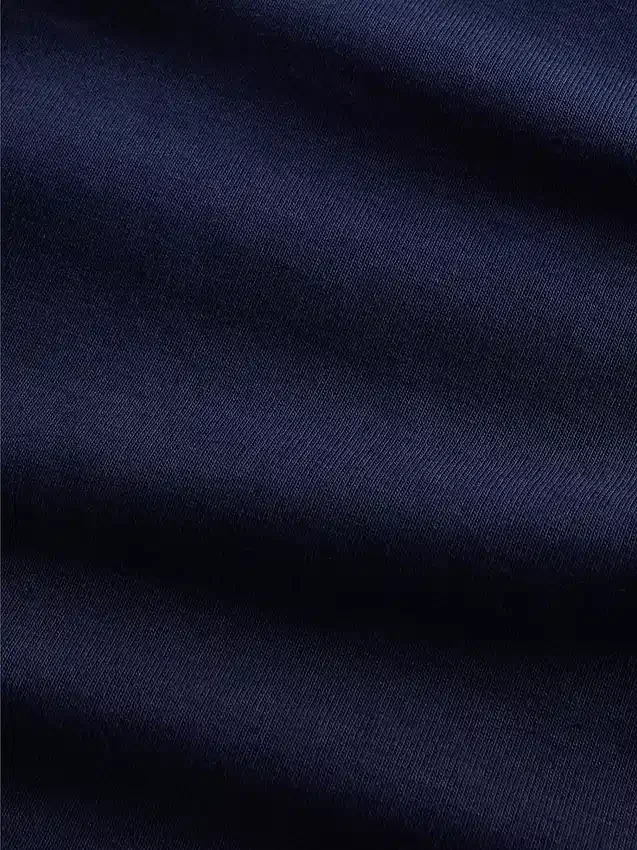 Μοντέρνο T-shirt με V-neck