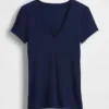 Μοντέρνο T-shirt με V-neck