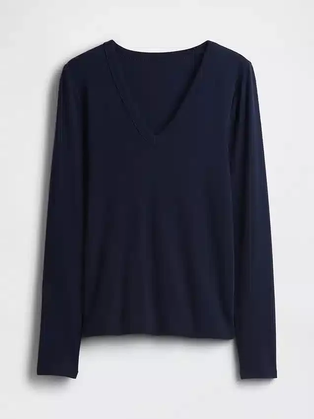 Μοντέρνο T-shirt με V-neck