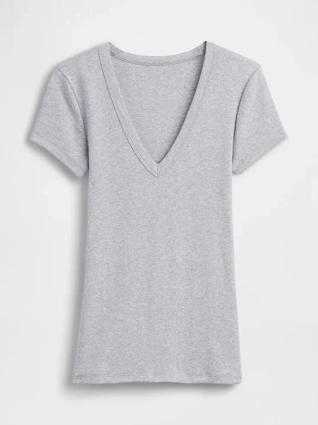 Μοντέρνο T-shirt με V-neck