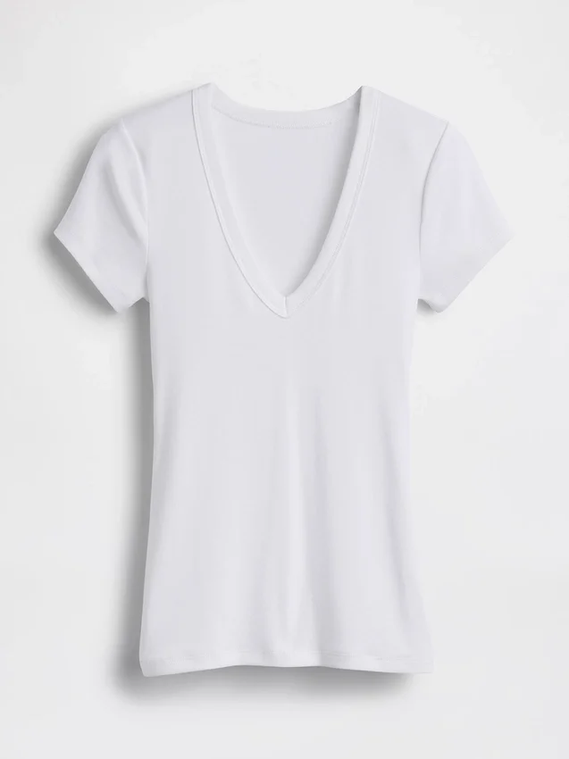 Μοντέρνο T-shirt με V-neck