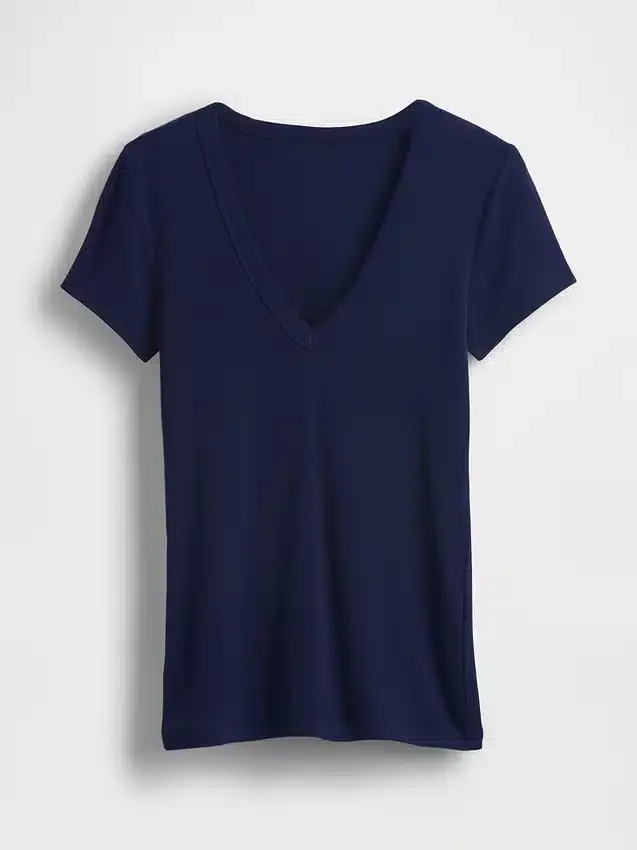 Μοντέρνο T-shirt με V-neck