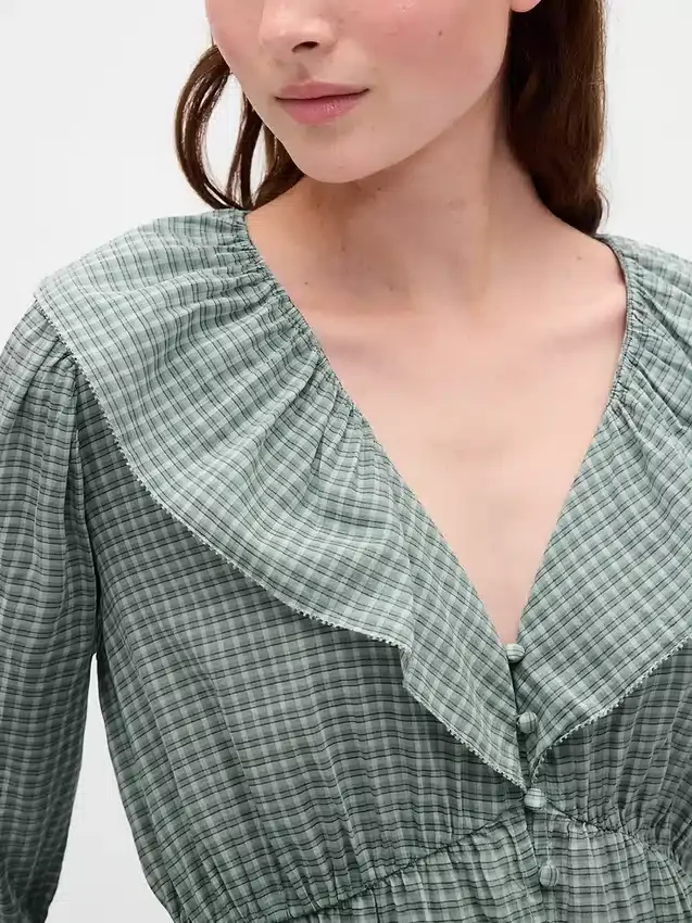Μπλούζα με V-neck και γιακά με βολάν