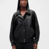 Μπουφάν από βίγκαν δέρμα σε oversized γραμμή