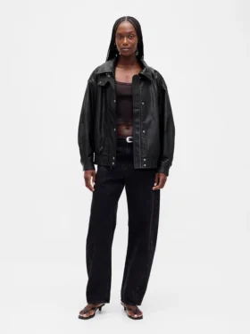 Μπουφάν από βίγκαν δέρμα σε oversized γραμμή